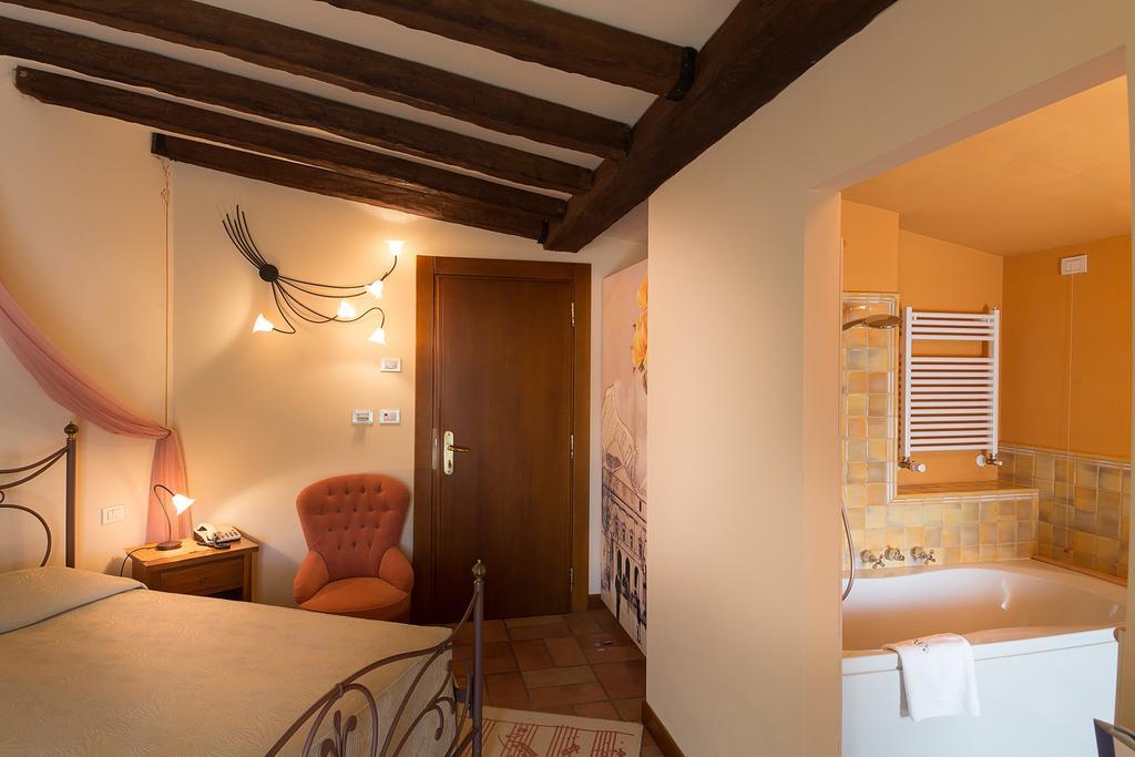 Hotel Serenella シルミオーネ エクステリア 写真